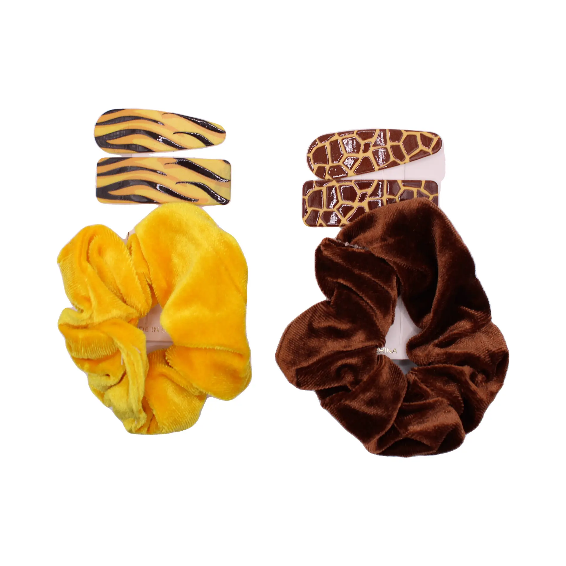 Set de broches de presión y scrunchies con estampado animal
